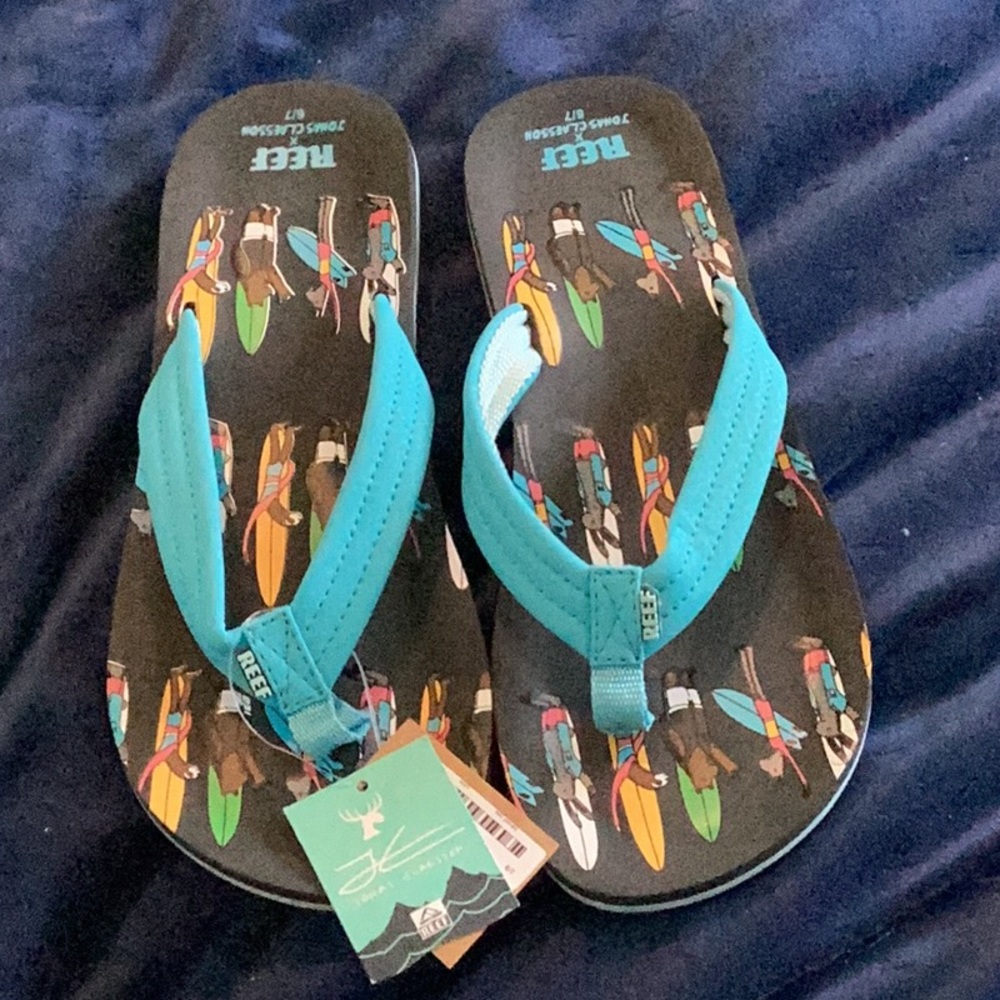 NWT Reef sandals